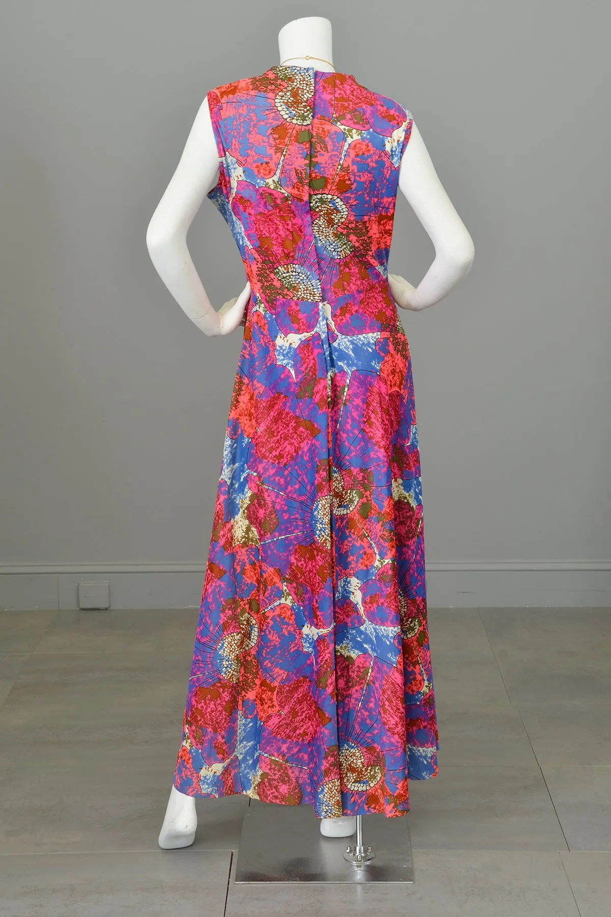 1970s Vibrant Fuchsia Pink Purple Atomic Print Jersey Maxi Dress