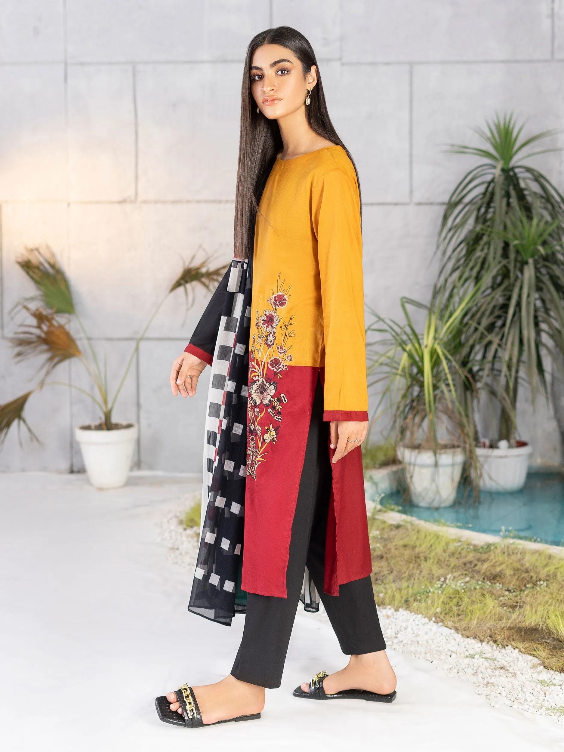 2 Piece Embroidered Lawn Suit