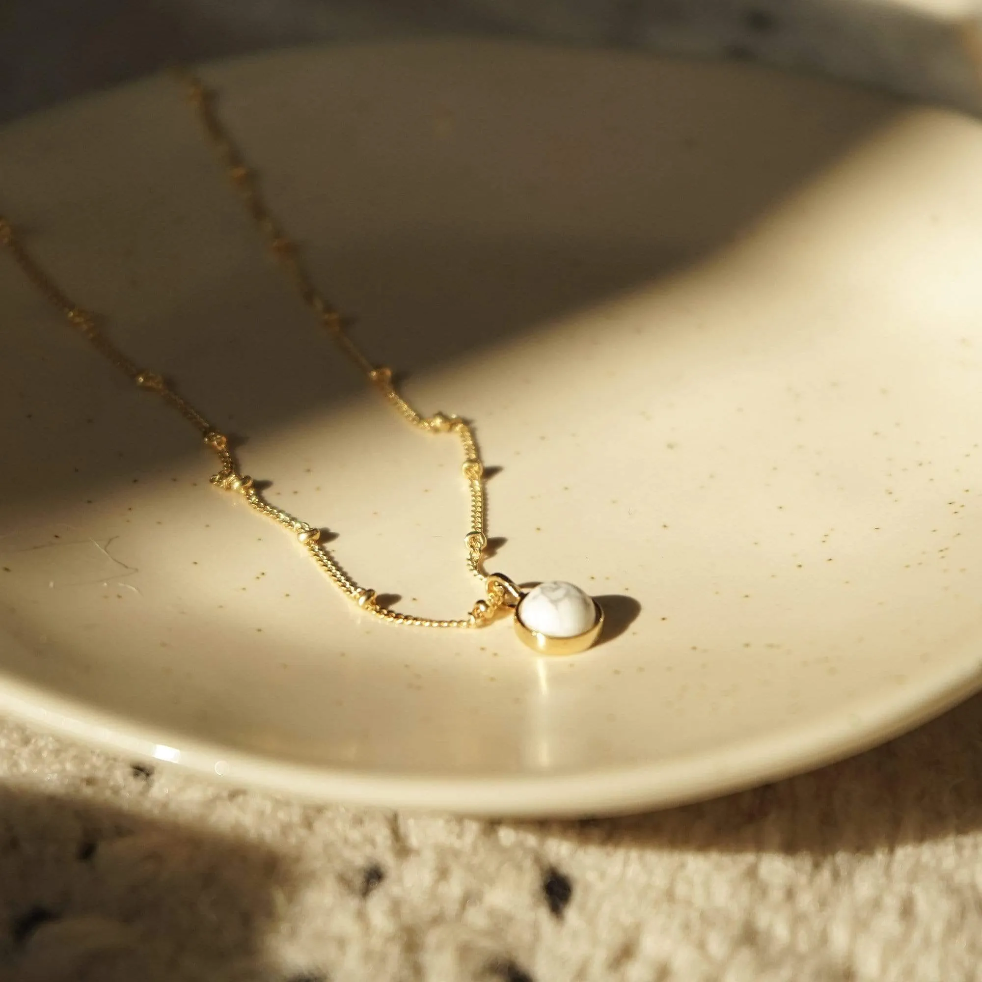 Howlite Healing Stone Necklace 18ct Gold Plate