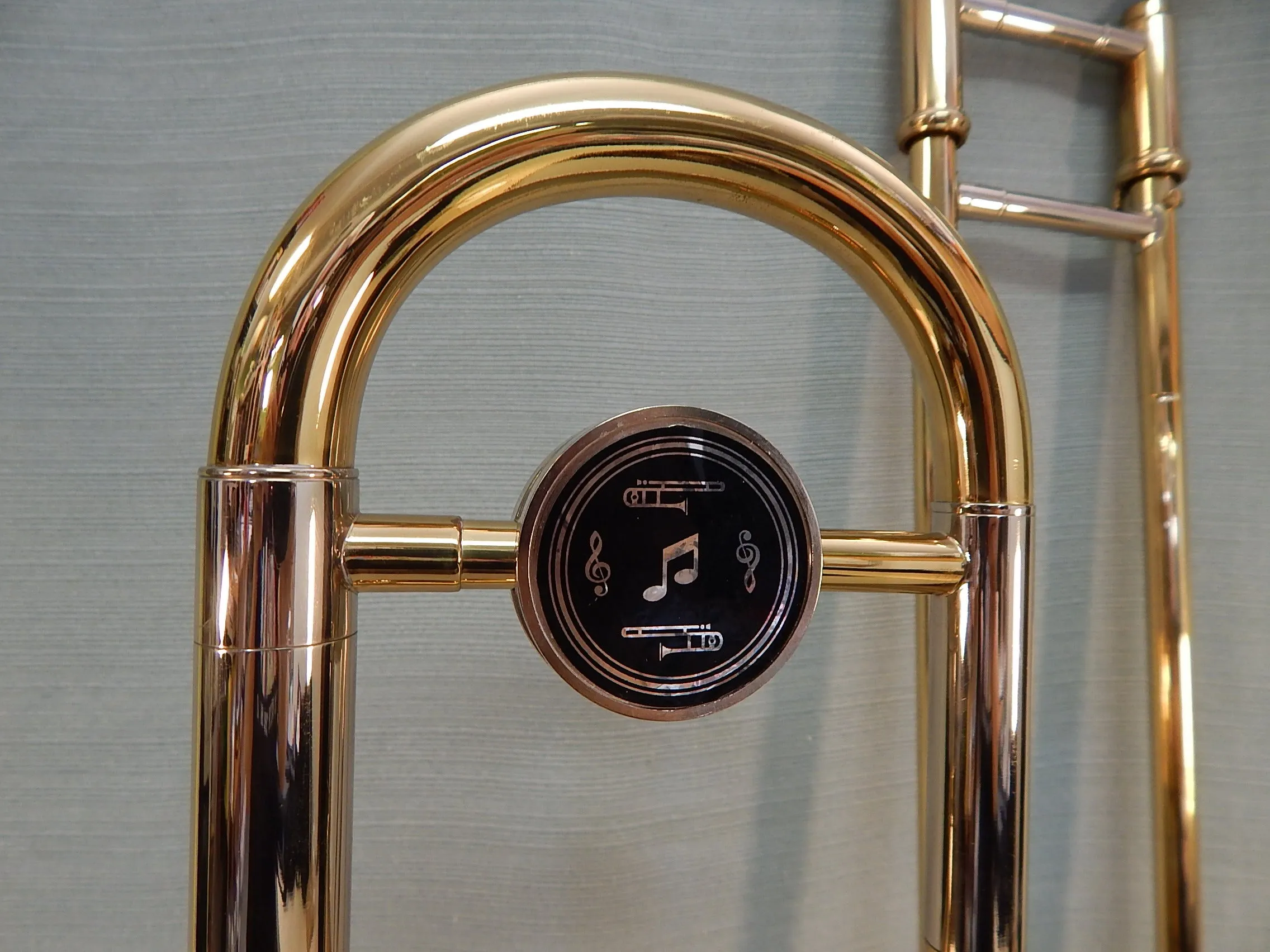 Suzuki Musique Trombone with Aluminum Case